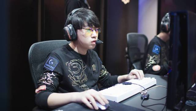 姆巴佩的个 姆巴佩的个