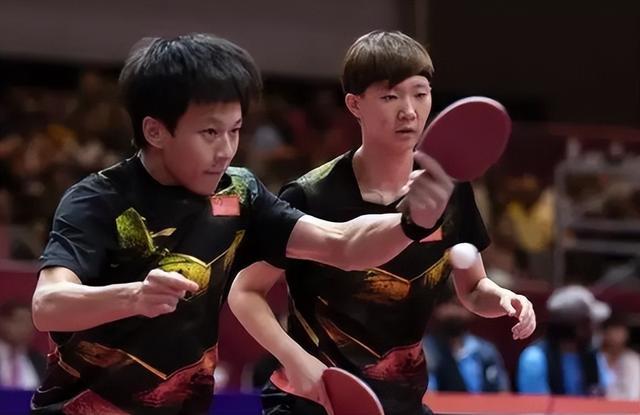 场上气氛明 场上气氛明