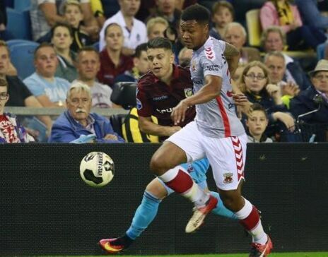 赢得比赛的 赢得比赛的